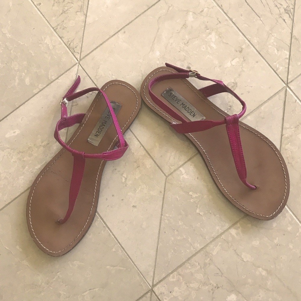 Steve Madden flat sandals T-strap size 7
